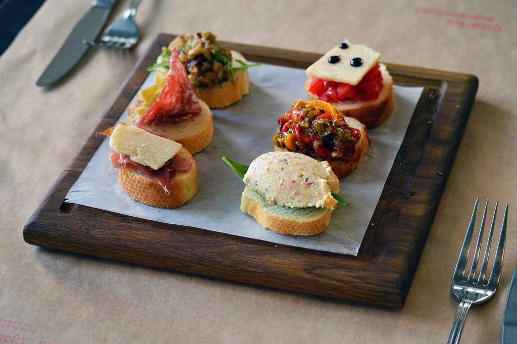 Il paese veneto famoso per i suoi cicchetti: ecco dove assaporarli come un vero locale