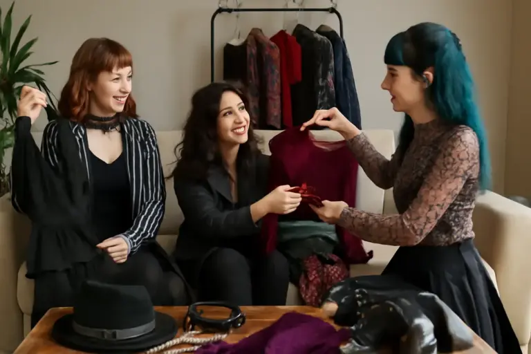 Come organizzare uno swap party di moda alternativa? L’idea per rinnovare il guardaroba e ridurre gli sprechi
